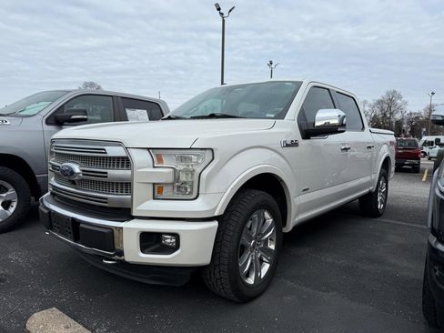 Used 2017 Ford F150 Platinum w/ Equipment Group 701A Luxury image 10