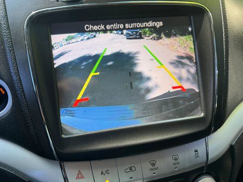 Used 2019 Dodge Journey SE FWD image 24