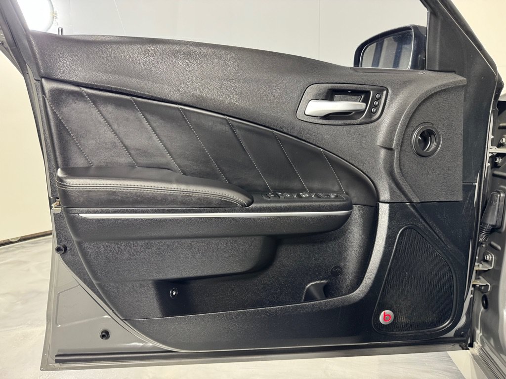 Used 2018 Dodge Charger R/T w/ Plus Group RWD image 11