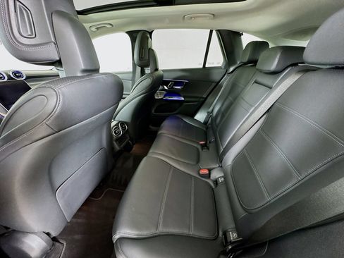 Used 2023 Mercedes-Benz GLC 300 4MATIC image 27