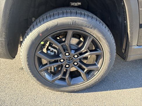 New 2025 Jeep Grand Cherokee L Limited image 6