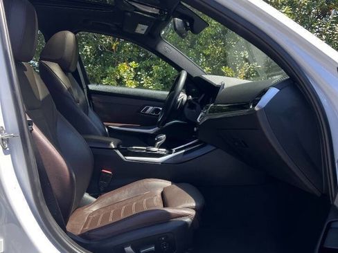 Used 2019 BMW 330i Sedan w/ Premium Package image 17