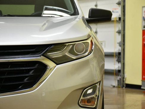 Used 2019 Chevrolet Equinox LS w/ LS Convenience Package image 6