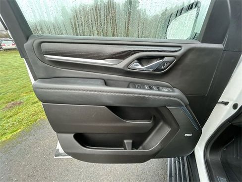 Used 2021 GMC Yukon XL Denali w/ Denali Premium Package image 22