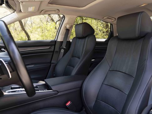 Used 2021 Honda Accord Touring image 17