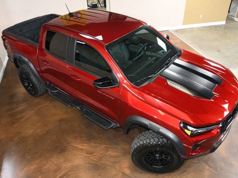 Used 2025 Chevrolet Colorado ZR2 w/ Technology Package AWD/4WD image 73