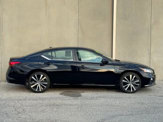 Used 2020 Nissan Altima 2.0 SR video 2
