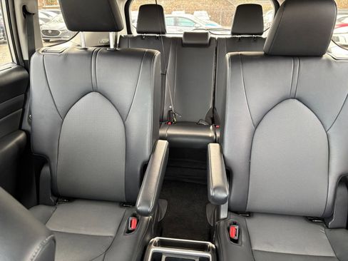 Used 2025 Toyota Grand Highlander XLE image 40