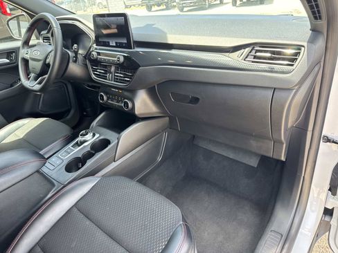 Used 2025 Ford Escape ST-Line FWD image 12