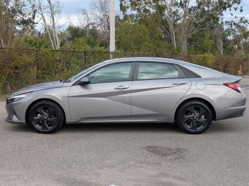 Certified 2023 Hyundai Elantra SEL image 2