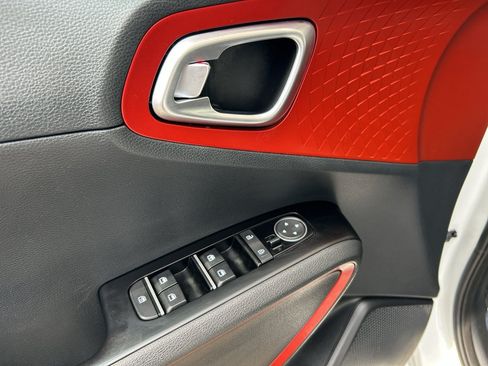 Used 2023 Kia Soul GT-Line FWD image 18