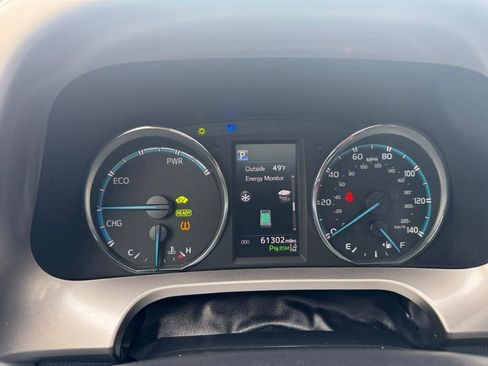 Used 2018 Toyota RAV4 XLE image 22