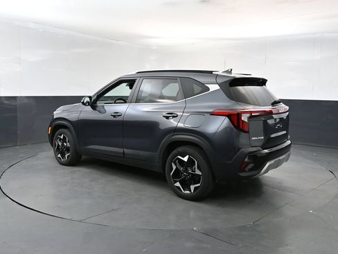 Used 2024 Kia Seltos EX AWD/4WD image 3