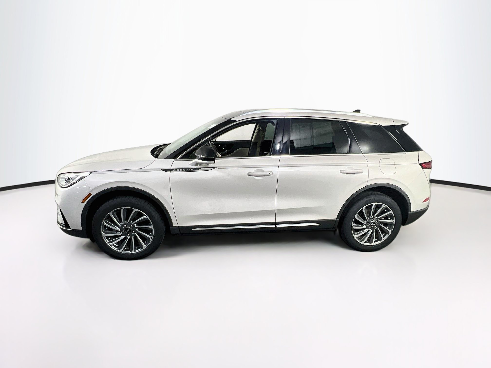 Used 2023 Lincoln Corsair Reserve w/ Equipment Group 201A AWD/4WD image 8