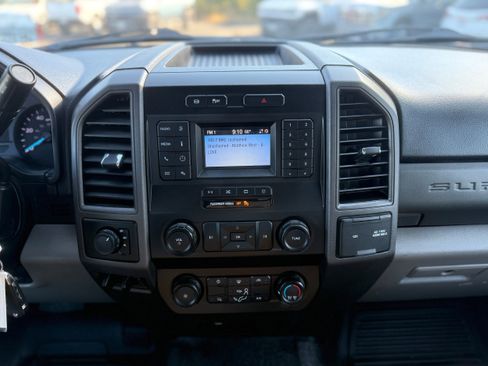 Used 2021 Ford F450 XL w/ Power Equipment Group image 33