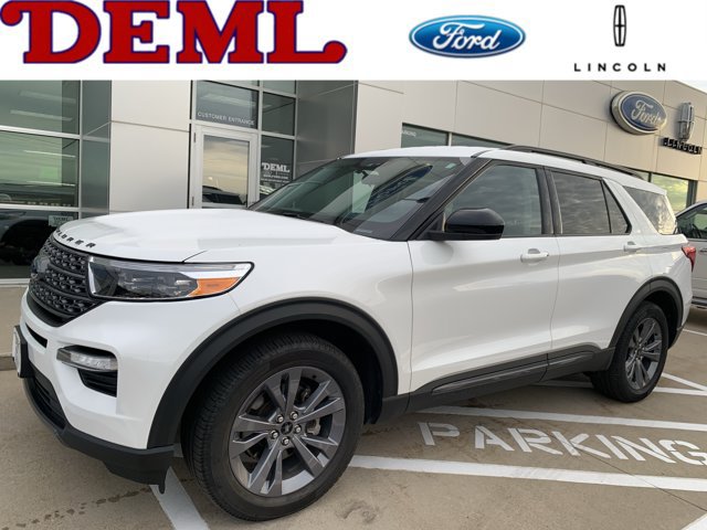 Certified 2022 Ford Explorer XLT w/ Equipment Group 202A AWD/4WD image 1