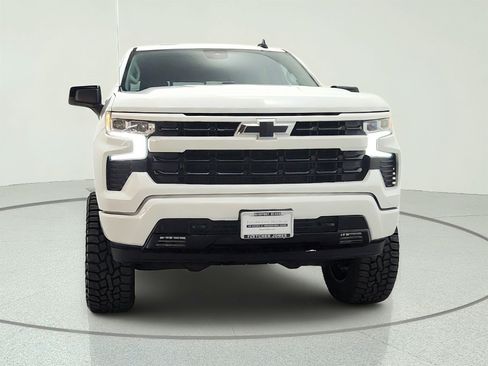 Used 2024 Chevrolet Silverado 1500 RST w/ Convenience Package II AWD/4WD image 2