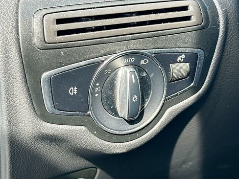 Certified 2022 Mercedes-Benz GLC 300 image 10