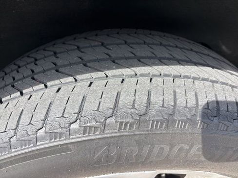 Used 2021 Chevrolet Suburban Premier image 13