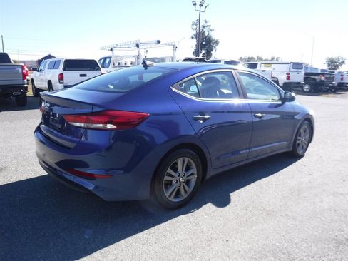 Used 2018 Hyundai Elantra SEL image 2