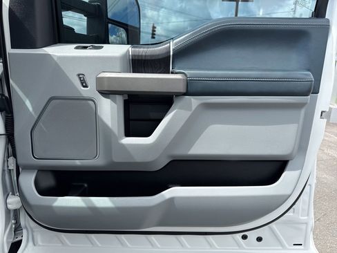 Used 2022 Ford F450 Limited w/ FX4 Off-Road Package image 28