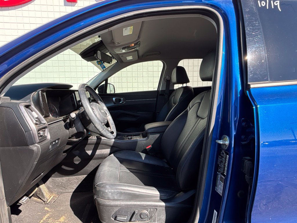 Used 2022 Kia Sorento S FWD image 3