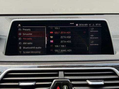 Used 2022 BMW 740i w/ M Sport Package RWD image 29