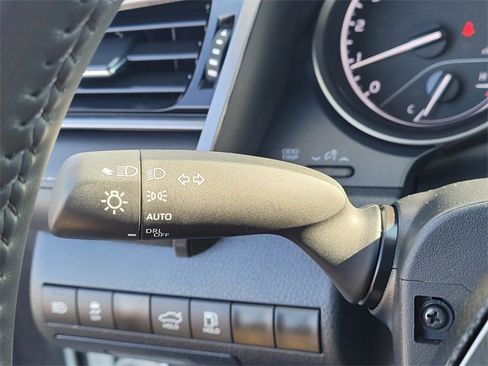 Used 2024 Toyota Camry SE image 15