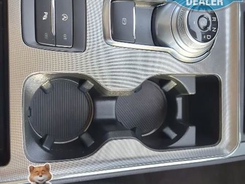 Used 2024 Ford Edge Titanium image 9