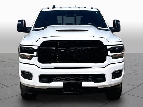 Used 2024 RAM 2500 Laramie w/ Night Edition AWD/4WD image 4