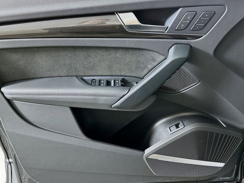 Used 2025 Audi SQ5 Premium Plus image 21