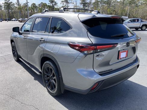 New 2026 Toyota Highlander XLE image 3