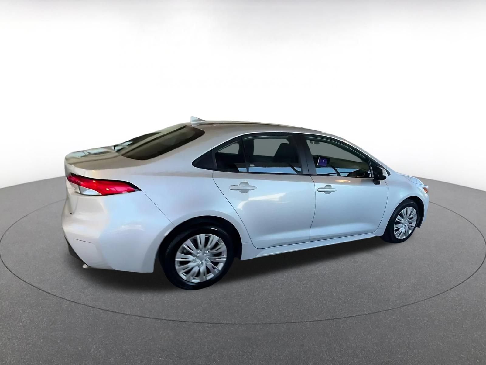 Used 2025 Toyota Corolla LE FWD image 14