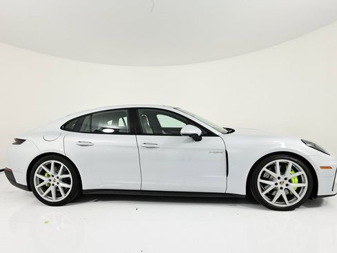 New 2026 Porsche Panamera 4 image 15
