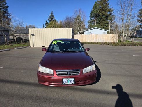 Used 2001 Toyota Camry CE image 2