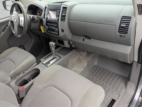 Used 2018 Nissan Frontier SV image 21