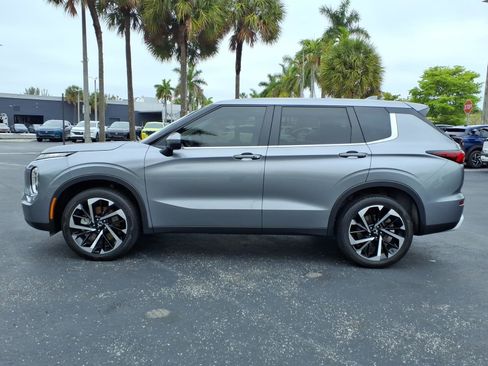 Used 2024 Mitsubishi Outlander SE image 4