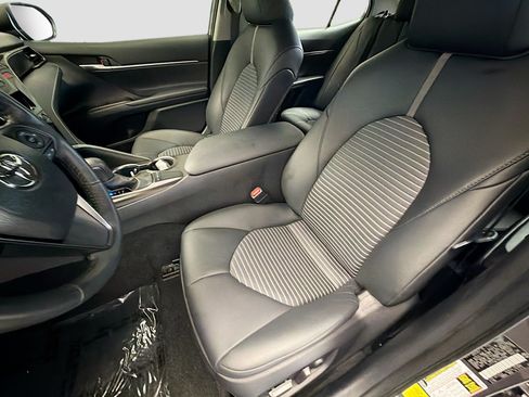 Used 2024 Toyota Camry SE w/ Convenience Package FWD image 11