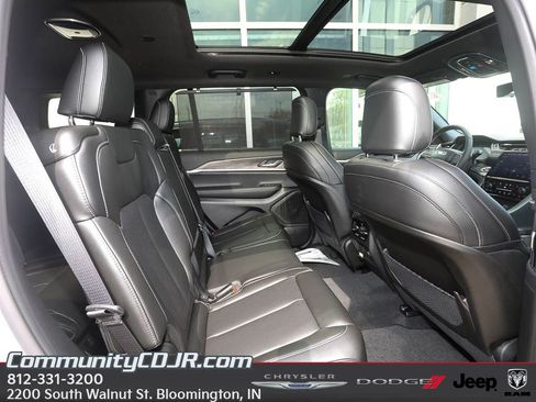 New 2025 Jeep Grand Cherokee L Limited w/ Luxury Tech Group II image 20