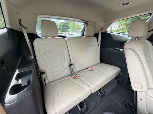 Used 2019 Buick Enclave Premium w/ Experience Buick Package FWD image 22