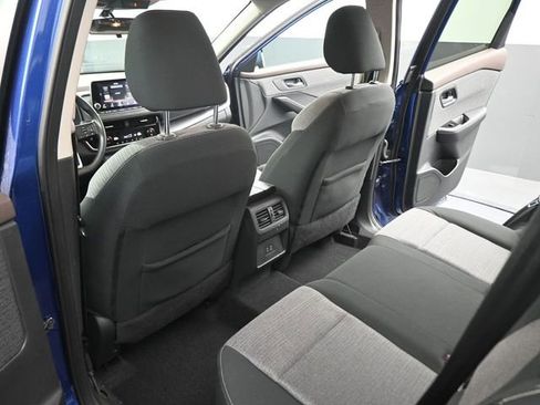 Used 2022 Nissan Rogue SV image 42