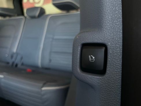 Used 2021 Lincoln Navigator Black Label w/ Cargo Convenience Package image 16