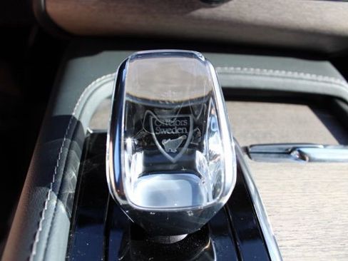 Certified 2024 Volvo XC90 T8 Ultimate AWD/4WD image 39