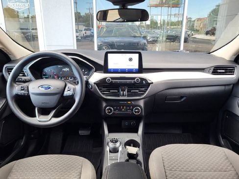 Used 2020 Ford Escape SE image 6