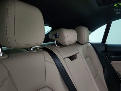 Used 2025 Porsche Macan Electric RWD image 26