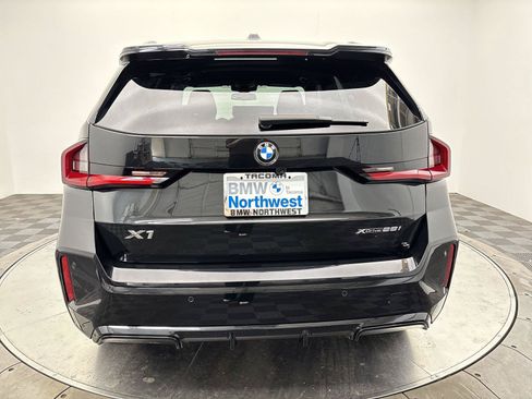 Used 2023 BMW X1 xDrive28i w/ M Sport Package AWD/4WD image 15