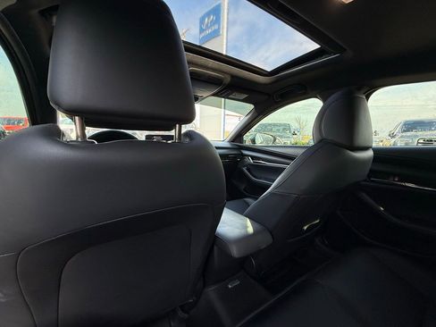 Used 2024 MAZDA MAZDA3 Hatchback w/Premium Plus Pkg image 25