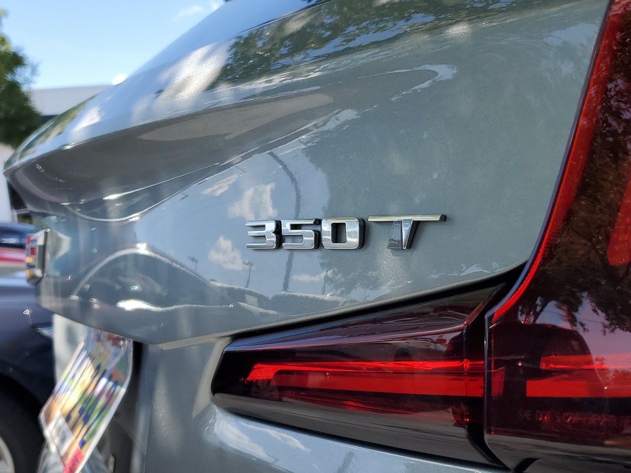 Used 2024 Cadillac XT4 Premium Luxury AWD/4WD image 9