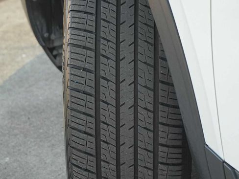 Used 2025 Volkswagen Atlas SE FWD image 29