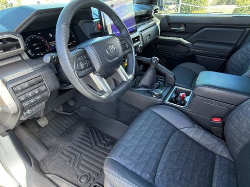 Used 2024 Toyota Tacoma TRD Off-Road w/ TRD Off Road Premium Package AWD/4WD image 10